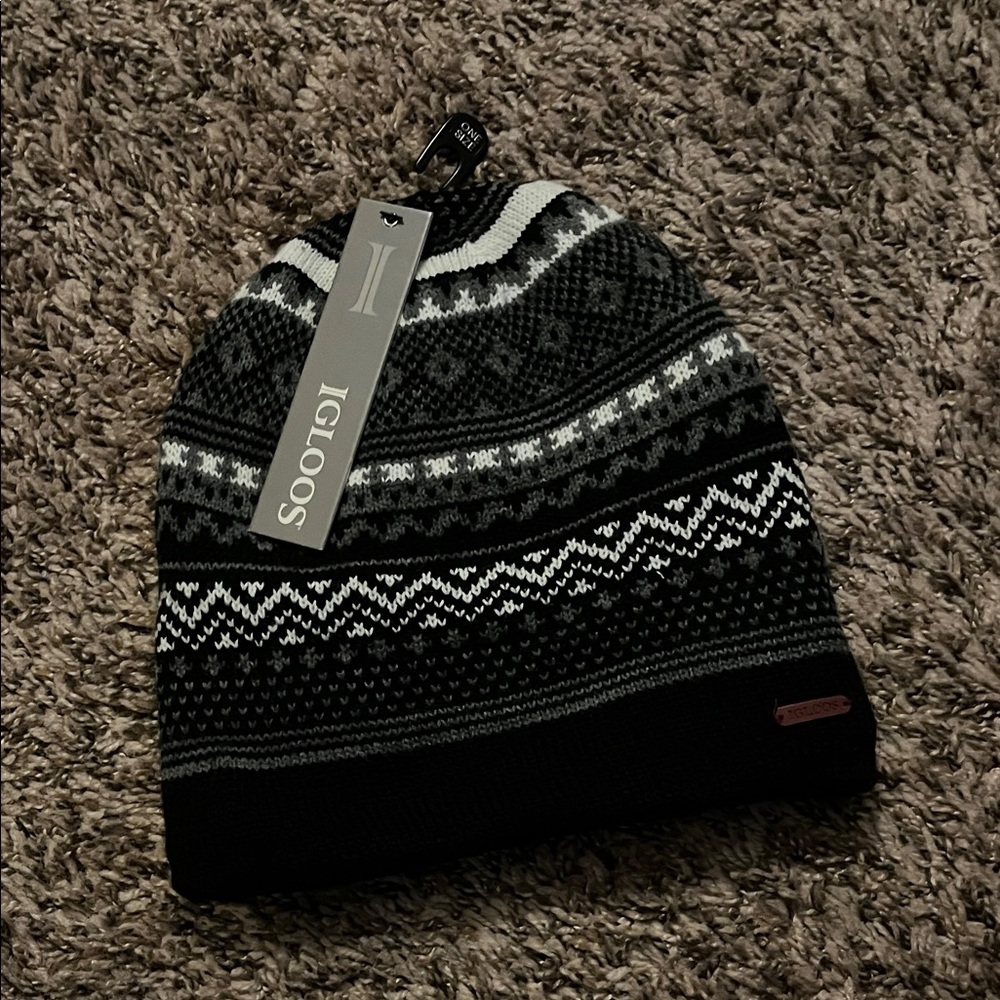 Igloos Black and White Knit Beanie